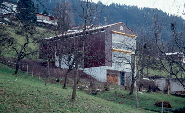 Sperrholzhaus-im-Hang-small.jpg